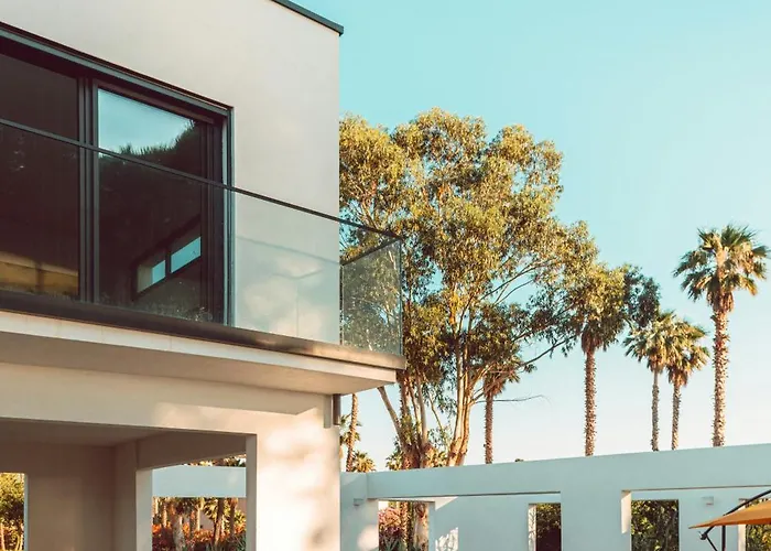 Elegant Architect-designed In Upper Corsica Prázdninový dům